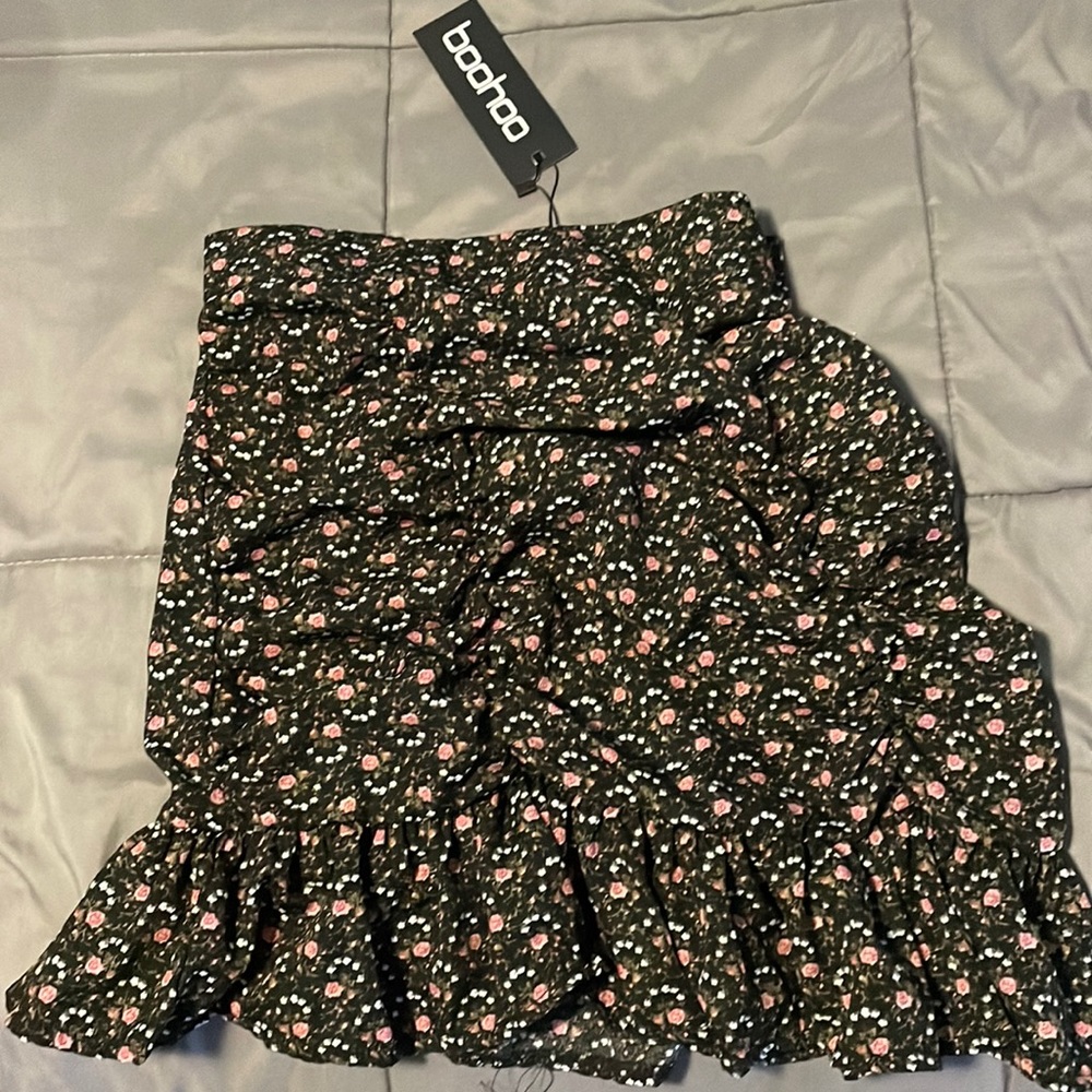 BOOHOO PETITE FLIGHT RAL RUCHED FRILL HEM MINI SKIRT